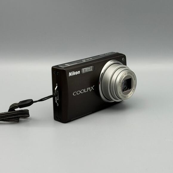 Nikon Coolpix S550 Digital Camera | 10 MP | Black - Picture 3 of 5